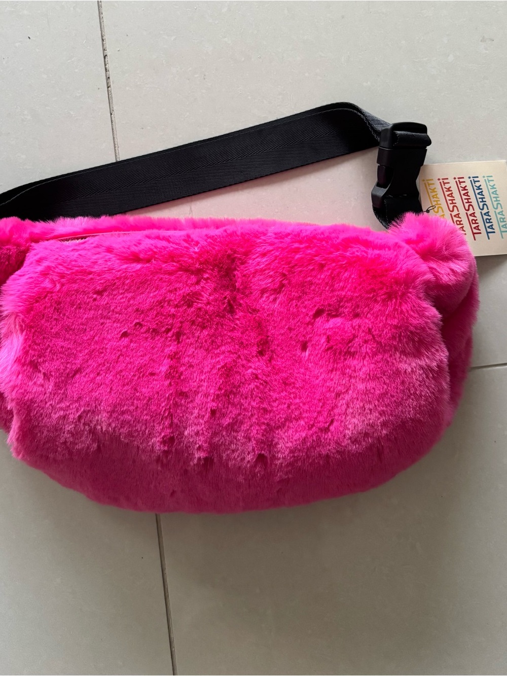 NWT Tara Shakti Fuchsia Faux Fur Fanny Pack Belt Bag with Adjustable Strap